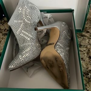Like new!! Silver metallic booties. Size 5-1/2